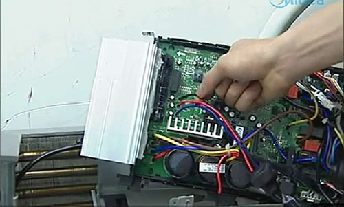 云浮美的空调电话是多少